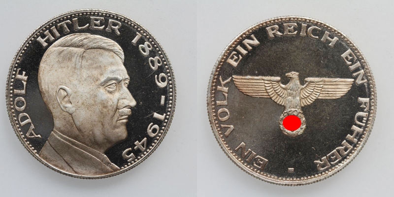 Versilberte-Medaille Adolf Hitler 1889-1945 PP